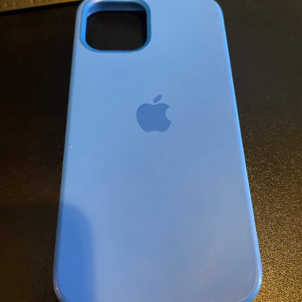 iPhone 12/12pro Capri blue silicone case